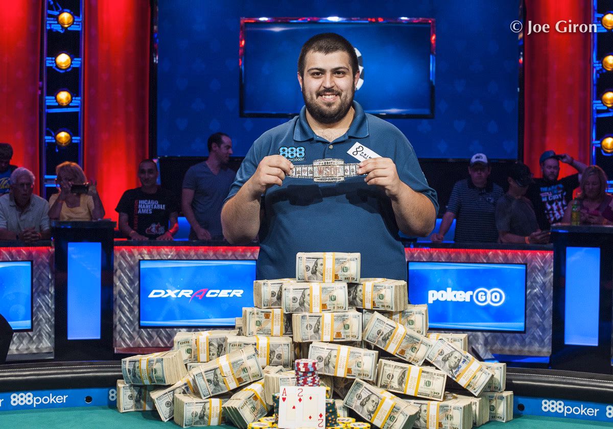 How old was Joe Cada when he won WSOP?