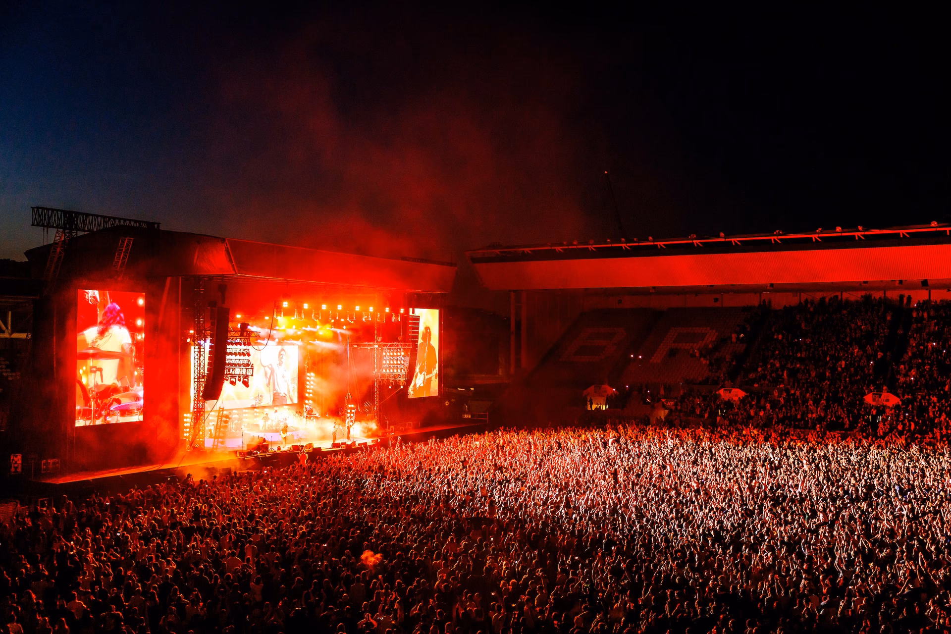 Who has performed at Ashton Gate?