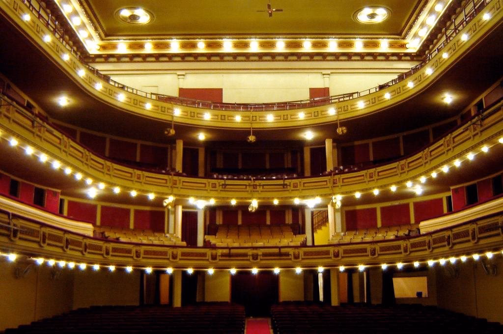 ¿Cómo se llama el teatro de Rosario?
