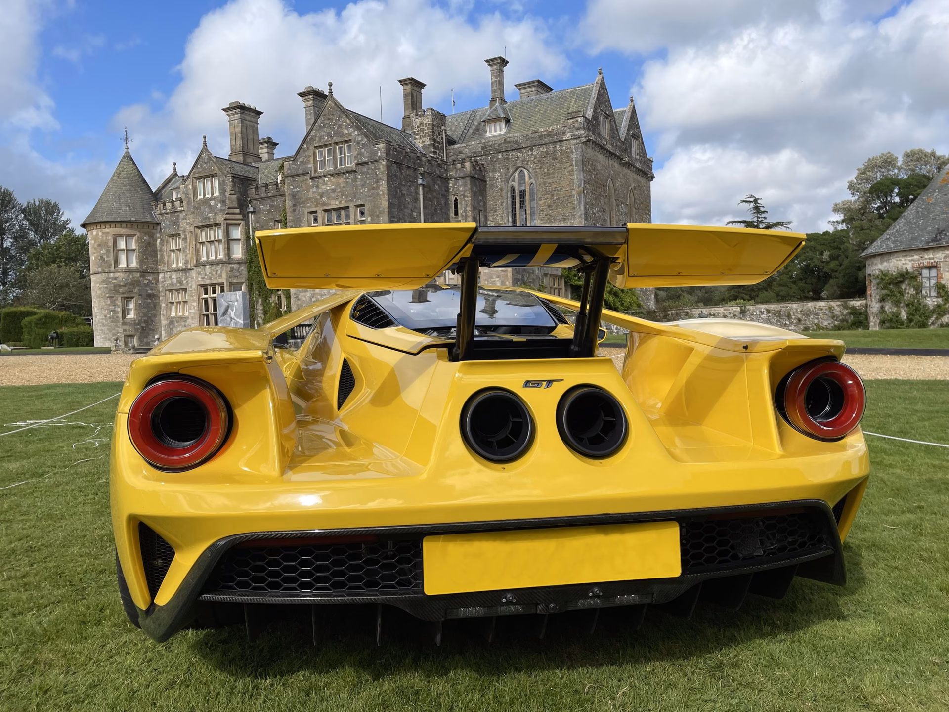 How long does it take to walk around Beaulieu Motor museum?