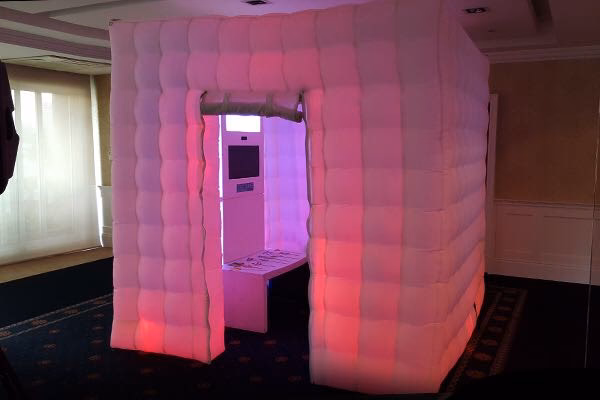 ¿Cuánto cuesta una cabina de fotos 360?