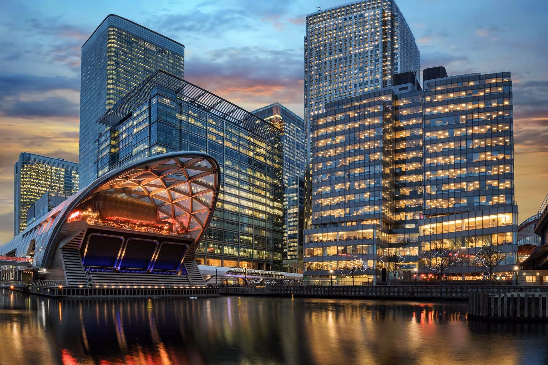 ¿Está limpia el agua de Canary Wharf?