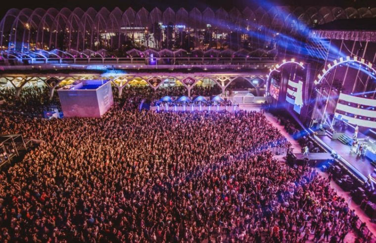 ¿Cuántas personas caben en un concierto en la Ciudad de las Artes y las Ciencias?