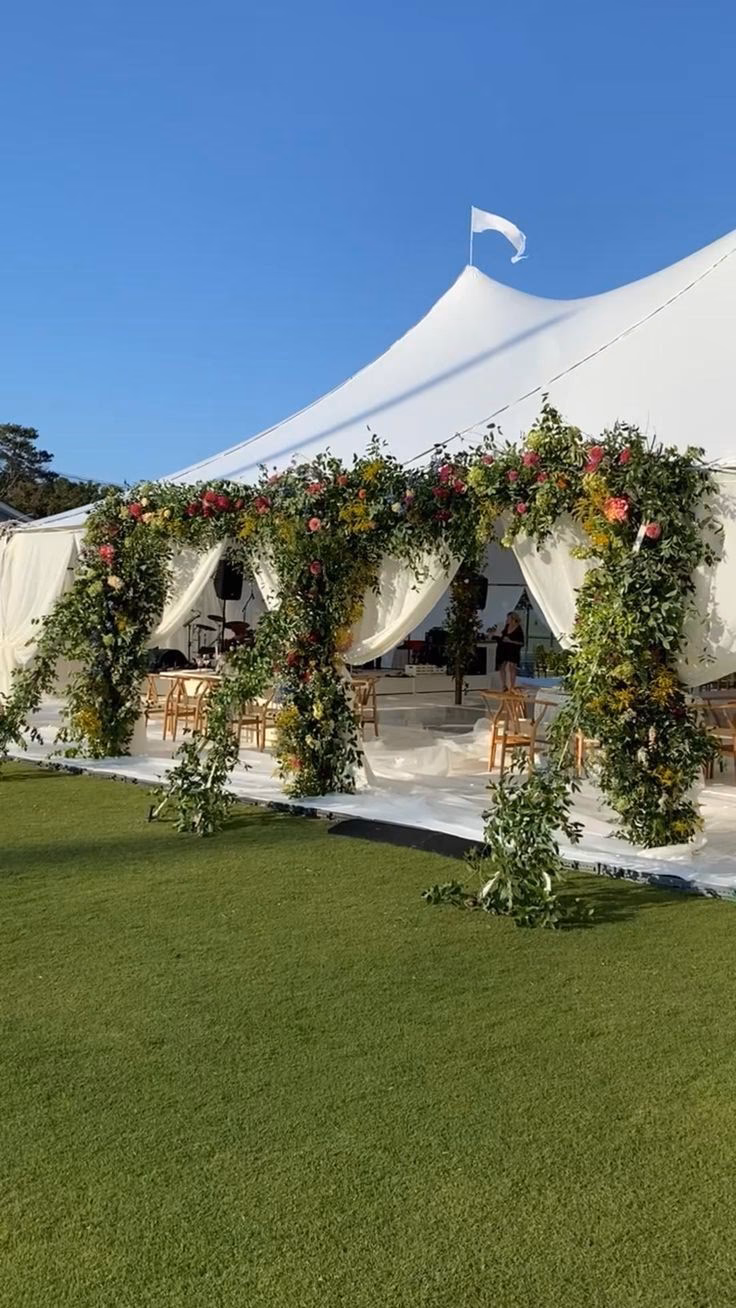 ¿Cómo se llaman los que decoran los jardines?