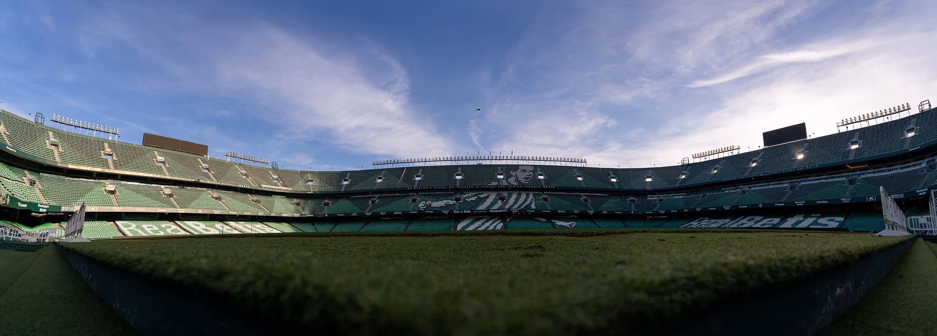 ¿Cuánto dura el tour del Benito Villamarín?