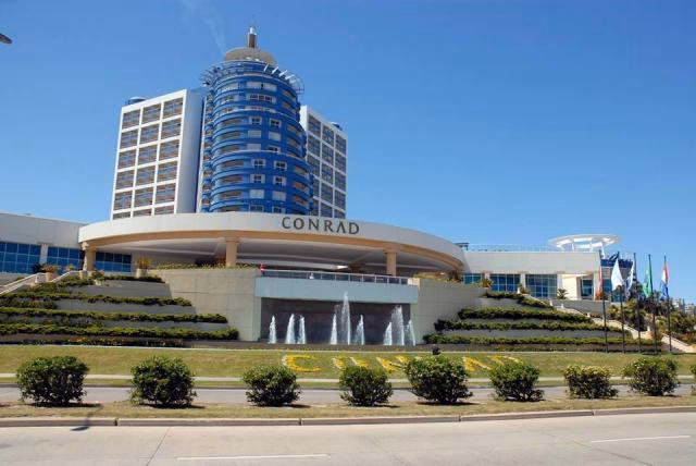 ¿Cuántos años tiene el hotel Conrad?