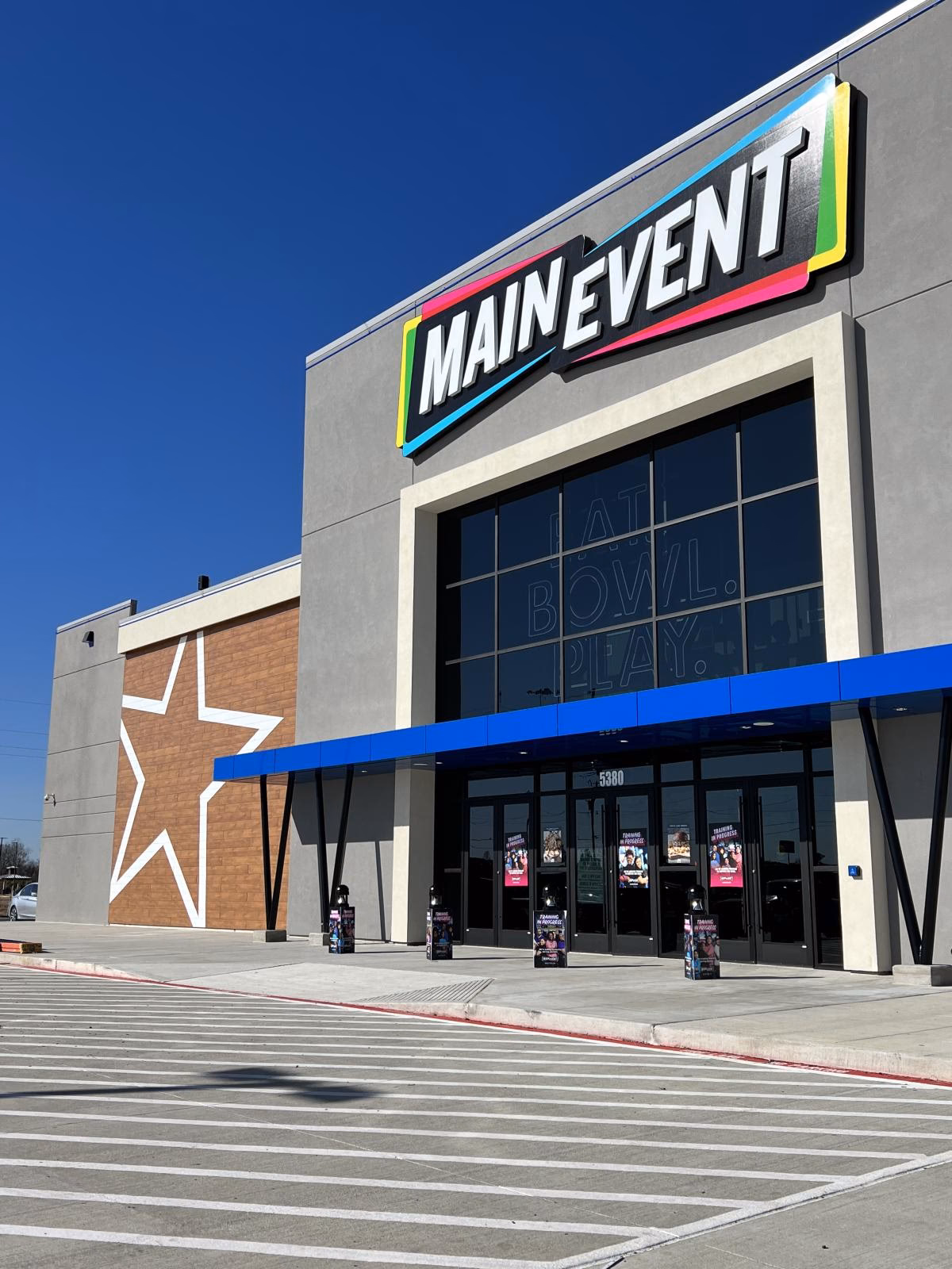 What is the meaning of main events?