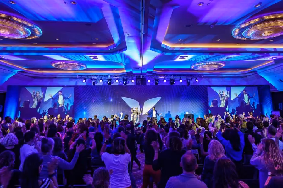 How many students does Mindvalley have?