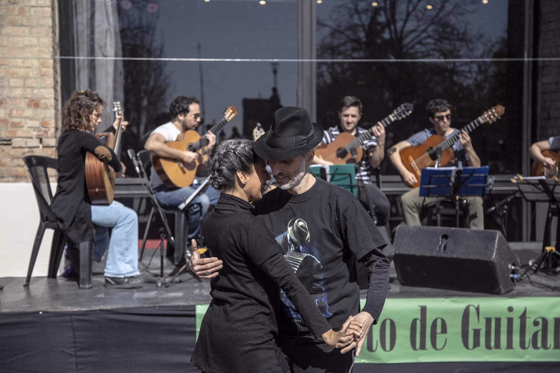 ¿Cuáles son los elementos musicales del tango?