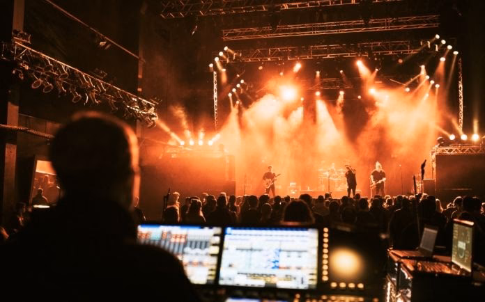 ¿Cómo llegar a ser promotor de conciertos?