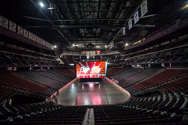 Who plays at the Prudential Center in Newark?