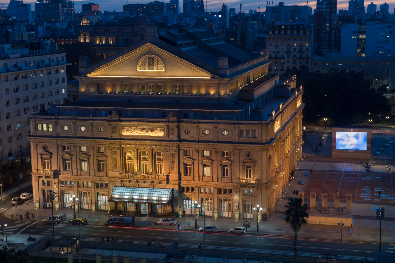 ¿Cómo se va vestido al Teatro Colón?